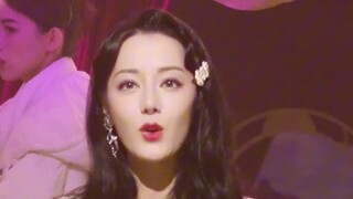 Here comes the behind-the-scenes footage of Dilireba singing!! She is so beautiful and has a great v
