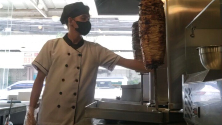 making shawarma