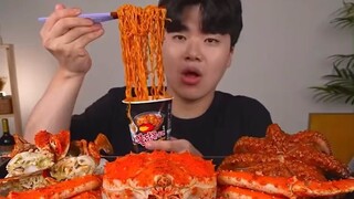 Mukbang Của khổng lồ với mì cay #mukbang