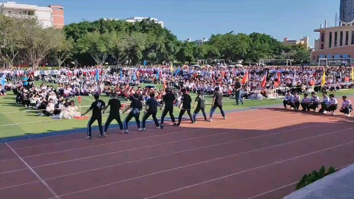 Quangang No.1 Middle School Sports Meet, Grade 3 and 4 Class Super Dance (Chicken You Are So Beautif