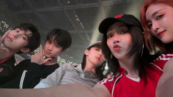 หัวเราะ! อ่าว Ziyi: ขอโทษนะ ฉันเป็นถ่านหินหรือเปล่า? Wu Xuanyi ก็ดูคอนเสิร์ตของ Wang Yuan ในสัปดาห์น