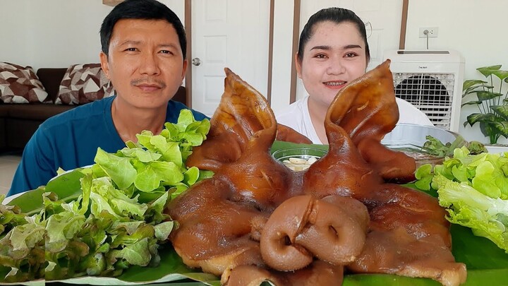 หัวหมูตุ๋น(หรือว่าหน้ากากหมูตุ๋น)จิ้มกับน้ำจิ้มซีฟู้ดแซ่บๆ 31 สิงหาคม พ.ศ.2565