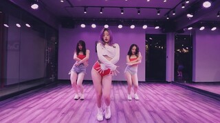 Para wanita menari kpop dance Korea Hyorin, tarian super bagus dan seksi menyebut namaku, tidak, tid