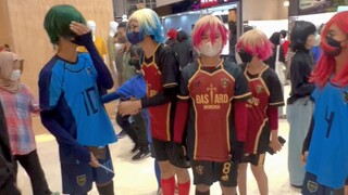 NANTANGIN COSPLAYER BLUE LOCK ADU FUTSAL? BERANI GA YA?