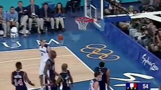 vince carter dunks on a 7'2 french guy 😲😲😲