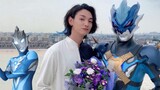 After Kirisaki was finished, Ultraman Torrekia came over with flowers in his hand, which surprised h