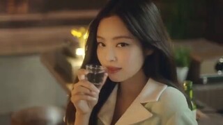 Quảng cáo đồ uống và âm nhạc đầu tiên của JENNIE được phát hành! ! ! Người phát ngôn soju siêu ngon!