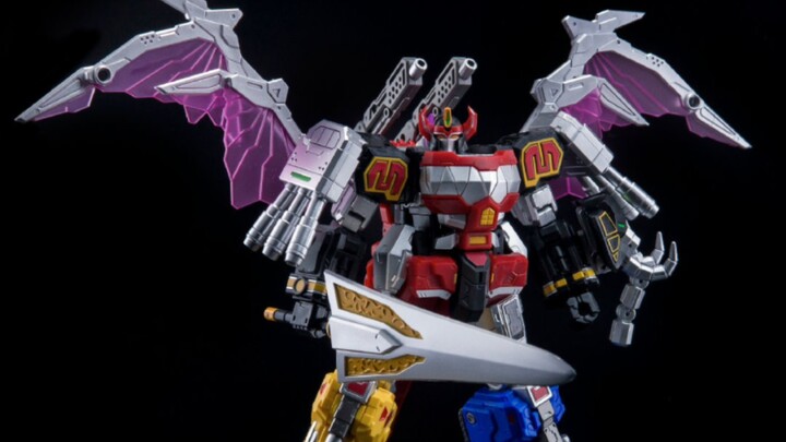 Lucky Cat Dino Sentai Megazord/Mczord และผลิตภัณฑ์อื่นๆ ที่ตามมา