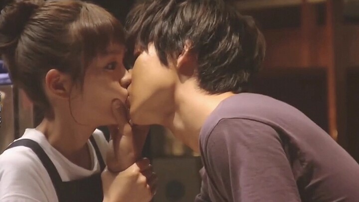 A sweet kiss scene in a Japanese drama and movie... fall in love!