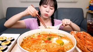 Asmar mukbang