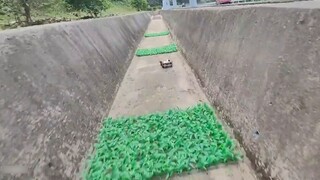 76 mini 4WDs race in drainage canals across the country, Pioneer Sonic vs. Cyclone Charge