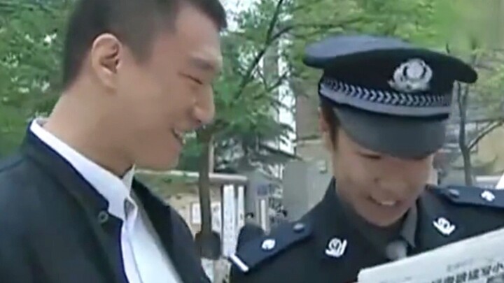 Zai Huaqiang panik saat bertemu dengan petugas patroli.