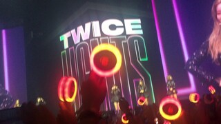 TWICE SPEAKING TAGALOG!!! TWICELIGHTS IN MANILA