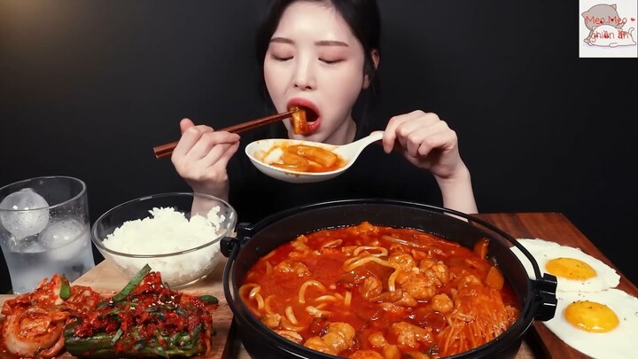 Đồ ăn Hàn : Nhăm nhăm canh lòng, thịt gà hầm cay cùng miến, mì 2 #MonngonHan