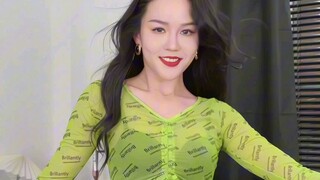 又是扮演女明星的一天，这个音乐好上头