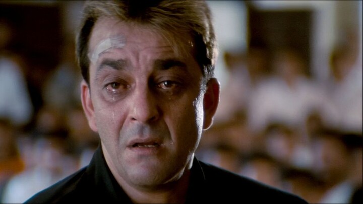 Munna.Bhai.M.B.B.S.2003.1080p.10bit.NF.WEB-DL.6CH.x265.HEVC-Streamion ESUB