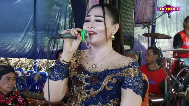 LORO ATI 2 voc ; DESTY  SIMILIKY // DEGLENG NADA // ALBINO HD