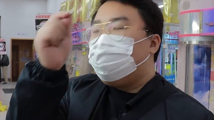 Japanese claw machine can actually grab the switch. After 4 hours of hard work, it turned out that..