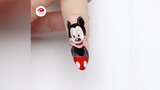 Vẽ móng tay hình chú chuột Mickey Mouse