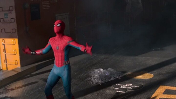 Spider-Man Homecoming (2017) [Worldfree4u.Click] 720p BluRay x264 ESub [Dual Aud