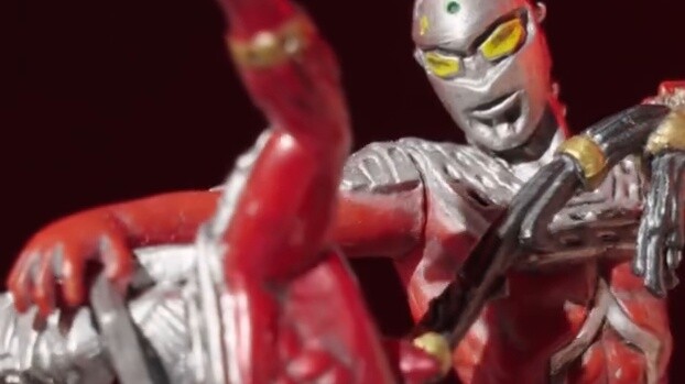 Bạn đã bao giờ nhìn thấy một nhà chứa máy bay chứa Gundam và trưng bày Ultraman chưa? [Nó không phải