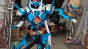 Uji coba casing kulit Kamen Rider Gotchard Kamen Rider Gotchard, eva melepuh