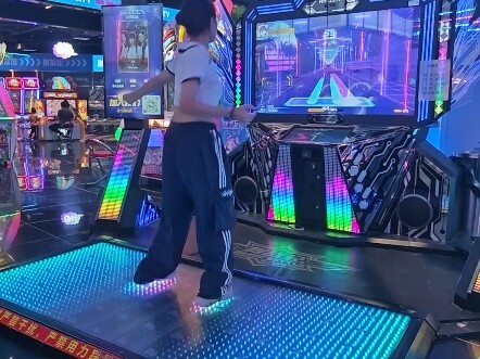 [Dance Wars] กางเกงยีนส์ใหม่สุดเก๋-"ETA"
