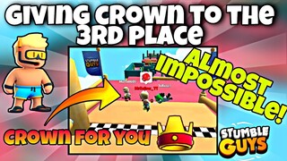 Giving the Crown to the Third Player Challenge | Almost Impossible 🤔 | Stumble Guys