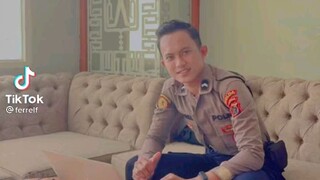 polisi tapi ustad