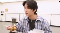 Lee Know Cut|SKZ ở thành phố New York