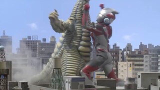Ultraman is in love with the little monster and is showing off his love to King Red!