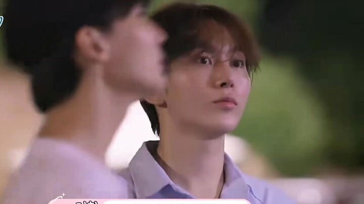 Seungkwan đang nghĩ gì? Seungkwan luôn ở trong tầm mắt của các anh trai mình.