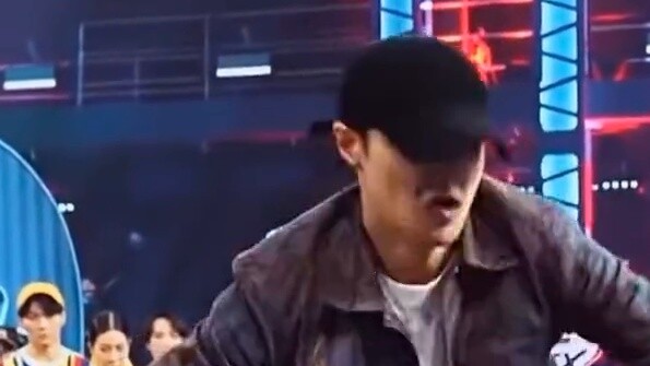 [Zhang Yixing] Krump dance live shot, Zhang Yixing's dance is really pleasing to the eye