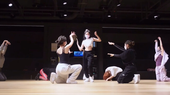 [Jennie practice] I declare this to be my favorite Jennie practice room version in 2020! Full of ene