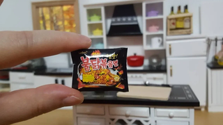 Mini Food can eat อาหารจิ๋ว - EP1 Korean noodles (Hot chicken ramen) มาม่าเผ็ดเกาหลี ASMR