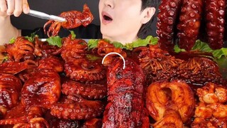 KOREAN SPICY SEAFOOD BOIL, OCTOPOS, LOBSTER TAIL, SQUID,MUSHROOM (ASMR MUKBANG)