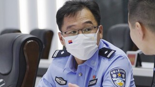 海南的电话可以接了，漠叔告别警队，老乡恋恋不舍！