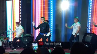 90's DANCE HITS - VHONG NAVARRO