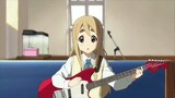 Mugi plays guitar (K-ON!)
