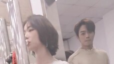 [Live Broadcast of Xu Kai and Wu Jinyan] A post from a young lady, Kai Kai looked at her (camera), a