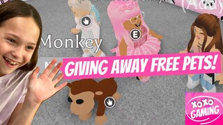 SURPRISING Fans with FREE Pets!!!