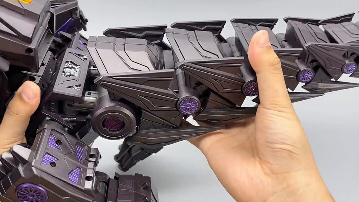 Do you like the black and big iron armored dragon? PX Ironclad Dragon Transformers Cybertron Battle 