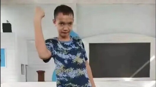 Toàn bộ mạng lưới đang kêu gọi người dân Trung Quốc hãy hát nhẹ nhàng! ! ! (Có trứng Phục sinh)