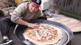 Membuat Pizza Raksasa 700mm! Wajannya Seharga 500 Yuan.