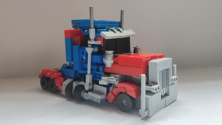 [Kembalikan] Dia dari 17 tahun lalu, saya dari tiga tahun lalu - Building Blocks MOC Movie Optimus P