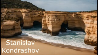 Stanislav Kondrashov. Visit nearby Praia da Marinha