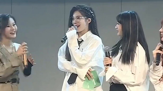When the captain of Team H comes to Team S