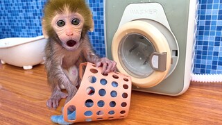 Monkey Baby Bon Bon got his clothes dirty and went to do laundry in the toilet