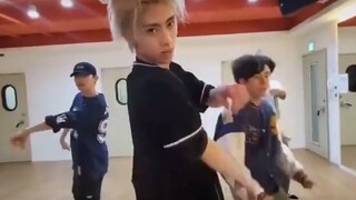 BOYS PLANET 章昊&BRIAN&RICKY沈泉锐&OLLIE奥利 《英雄（Kick It）》 特别版练习室释出～