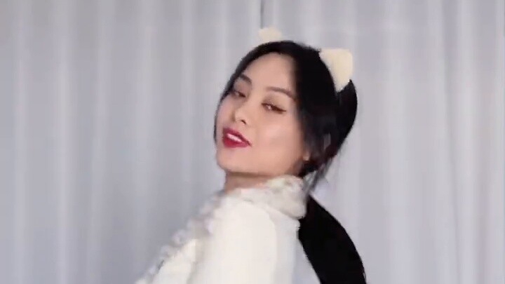 [AOA catwalk light] Take out the black silk stockings and high heels from two years ago to show ever